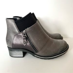 Dromedaris Kihana Grey Metallic Leather Double Zipper Sock Boot Booties 38 / 7.5
